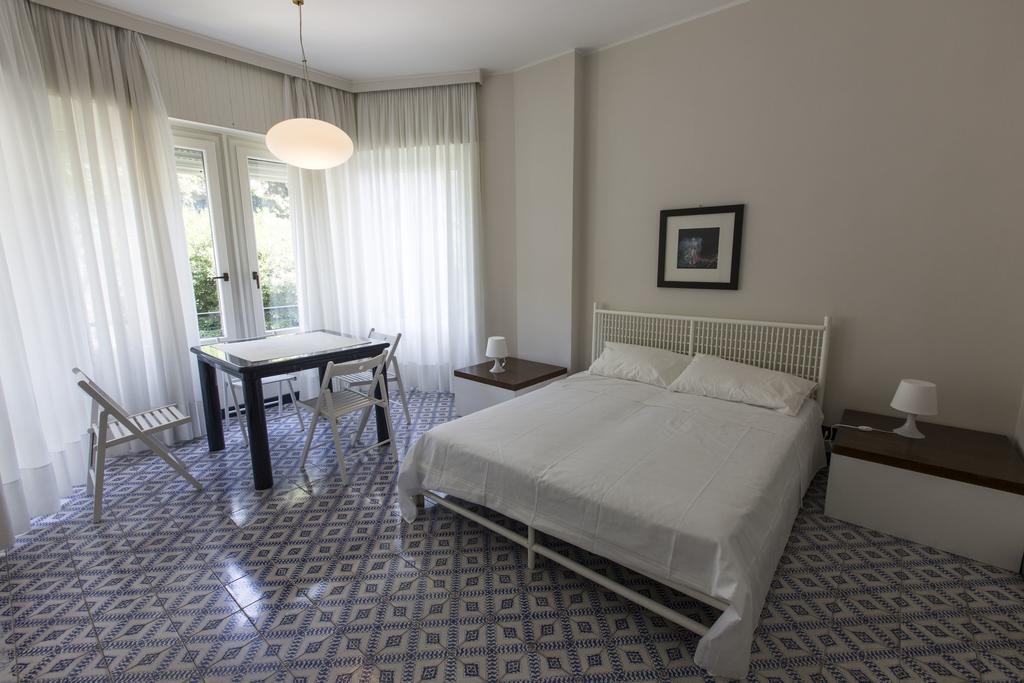 Poggio Fiorito Apartment Рапало Стая снимка